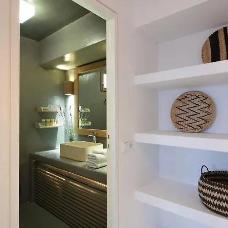 Villa Executive Paros Aiolos Private Pool Jacuzzi Kostos Damouli