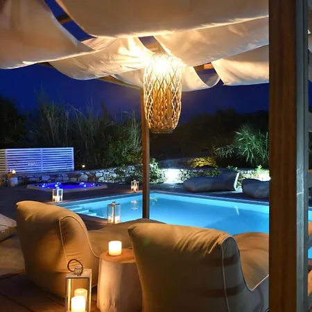 Executive Paros Aiolos Private Pool Jacuzzi Kostos Damouli *
